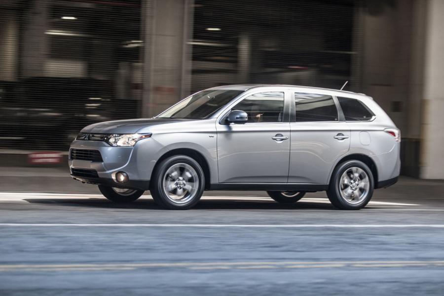  Mitsubishi Outlander 2014 года  (фото 104 из 136)
